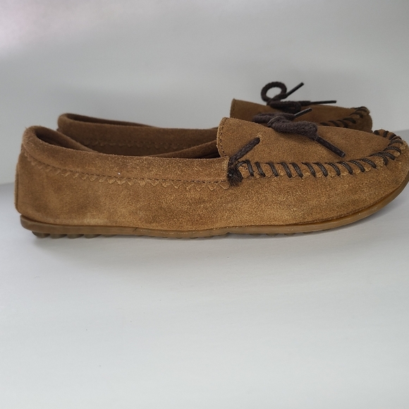 Minnetonka top tied suede moccasins - Picture 2 of 7